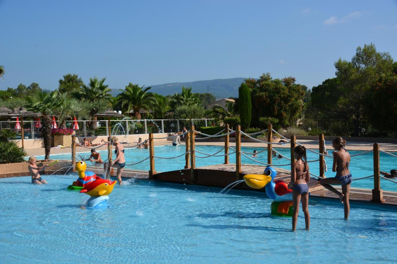 3 Bedroom Chalets Camping Lei Suves - Joycasa Roquebrune-sur Argens Esterno foto