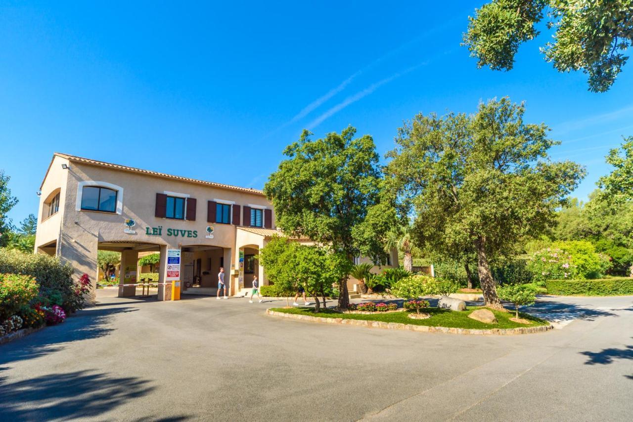 3 Bedroom Chalets Camping Lei Suves - Joycasa Roquebrune-sur Argens Esterno foto