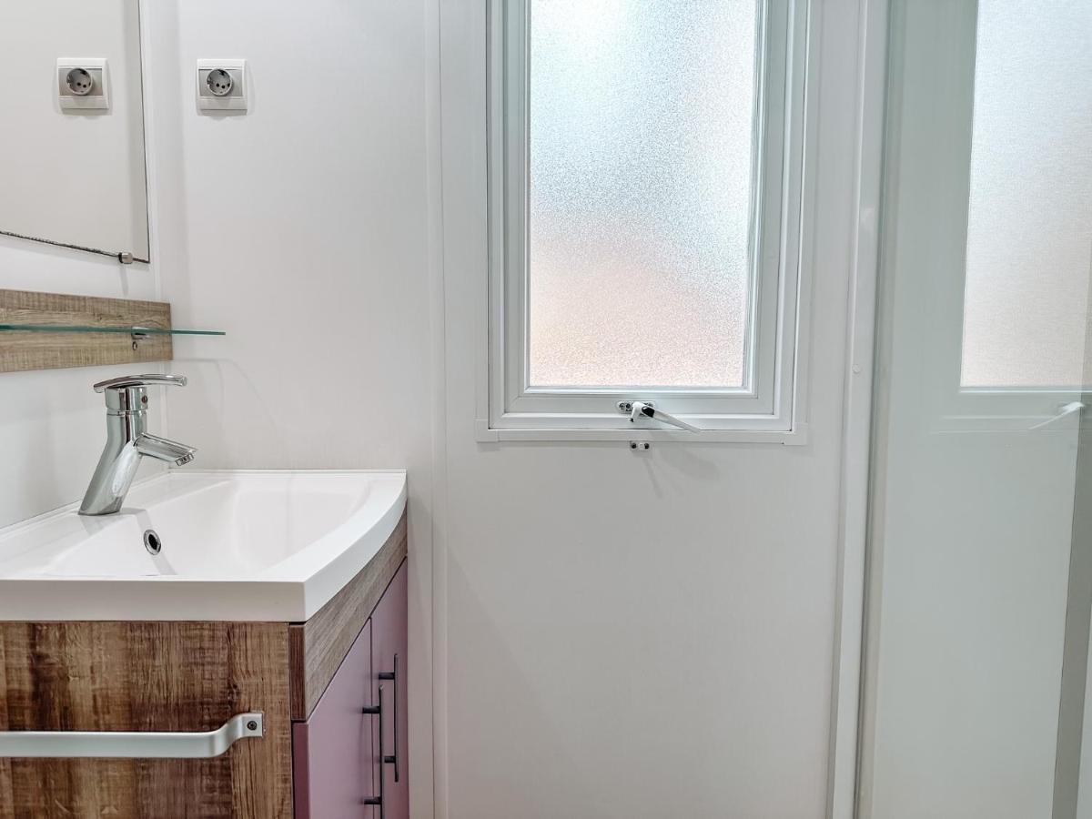 3 Bedroom Chalets Camping Lei Suves - Joycasa Roquebrune-sur Argens Esterno foto